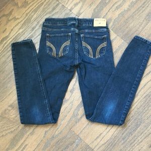 Hollister dark skinny Jean sz 0 regular  (w24 L31)
